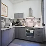Spacious Luxury Apartment In The City Centre