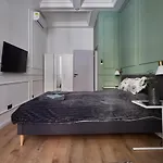 Spacious Luxury Apartment In The City Centre