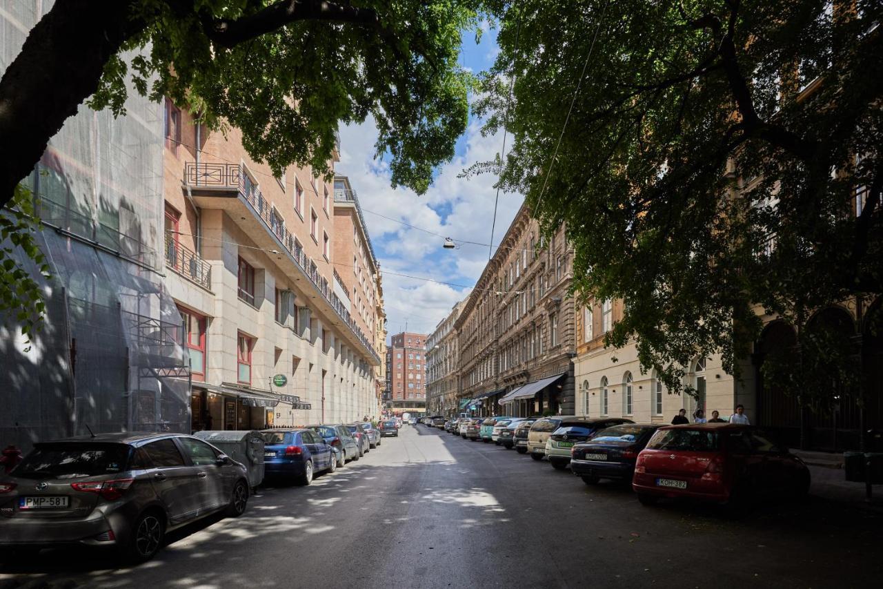 Spacious Luxury In The Centre Apartment